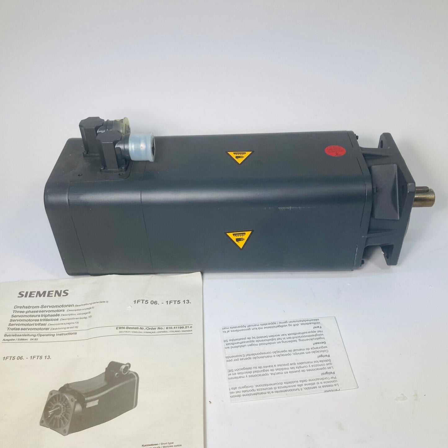 Siemens 1FT5066-0AC71-1-Z SimoDrive Servo Magnet Motor