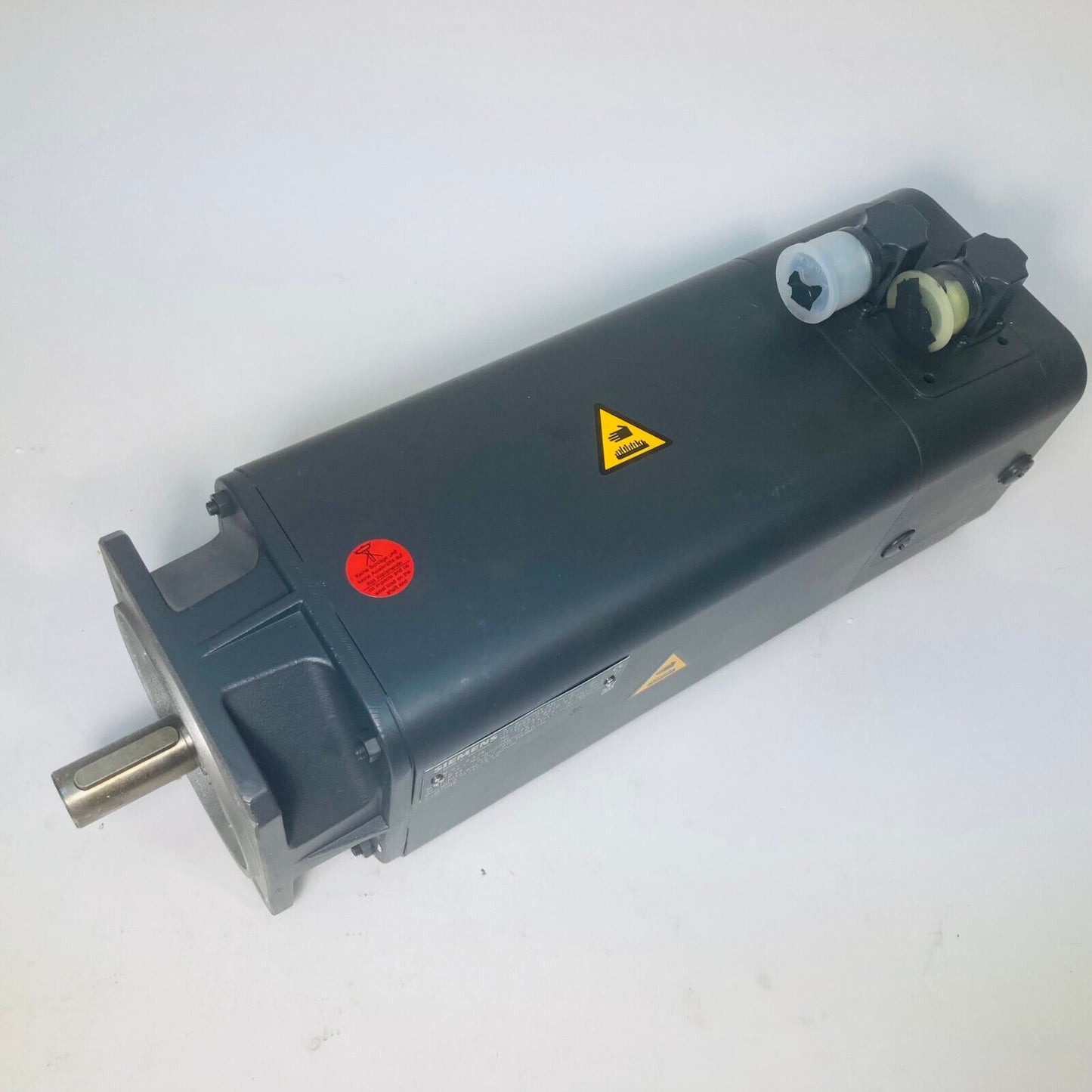 Siemens 1FT5066-0AC71-1-Z SimoDrive Servo Magnet Motor