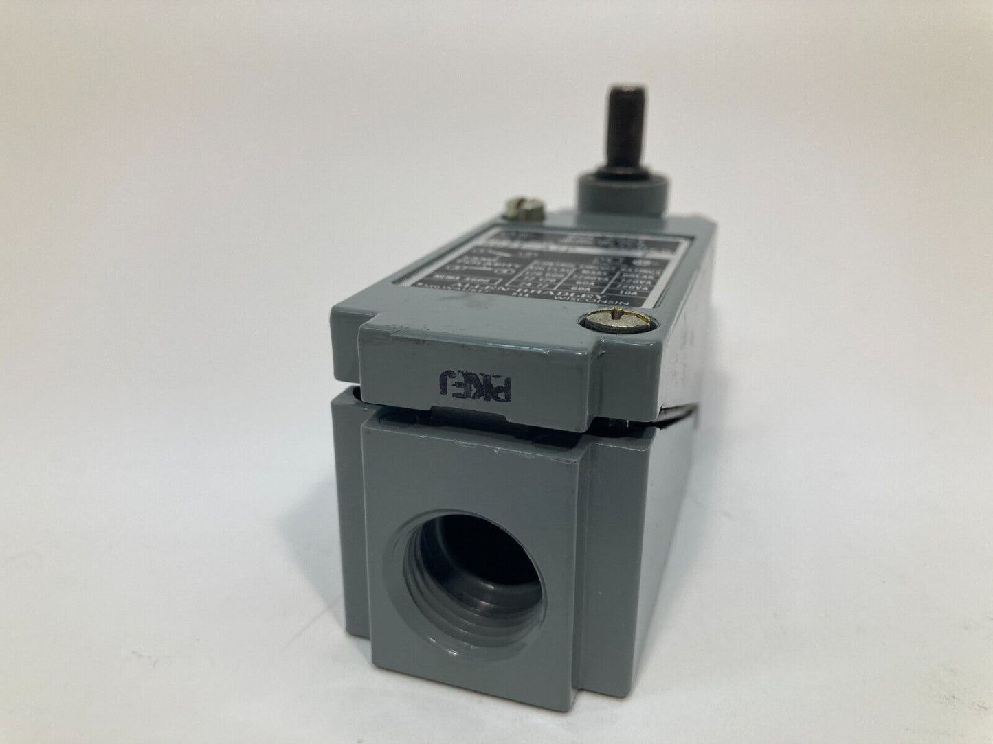 Allen-Bradley 802T-A2P Series F Oil Tight Limit Switch