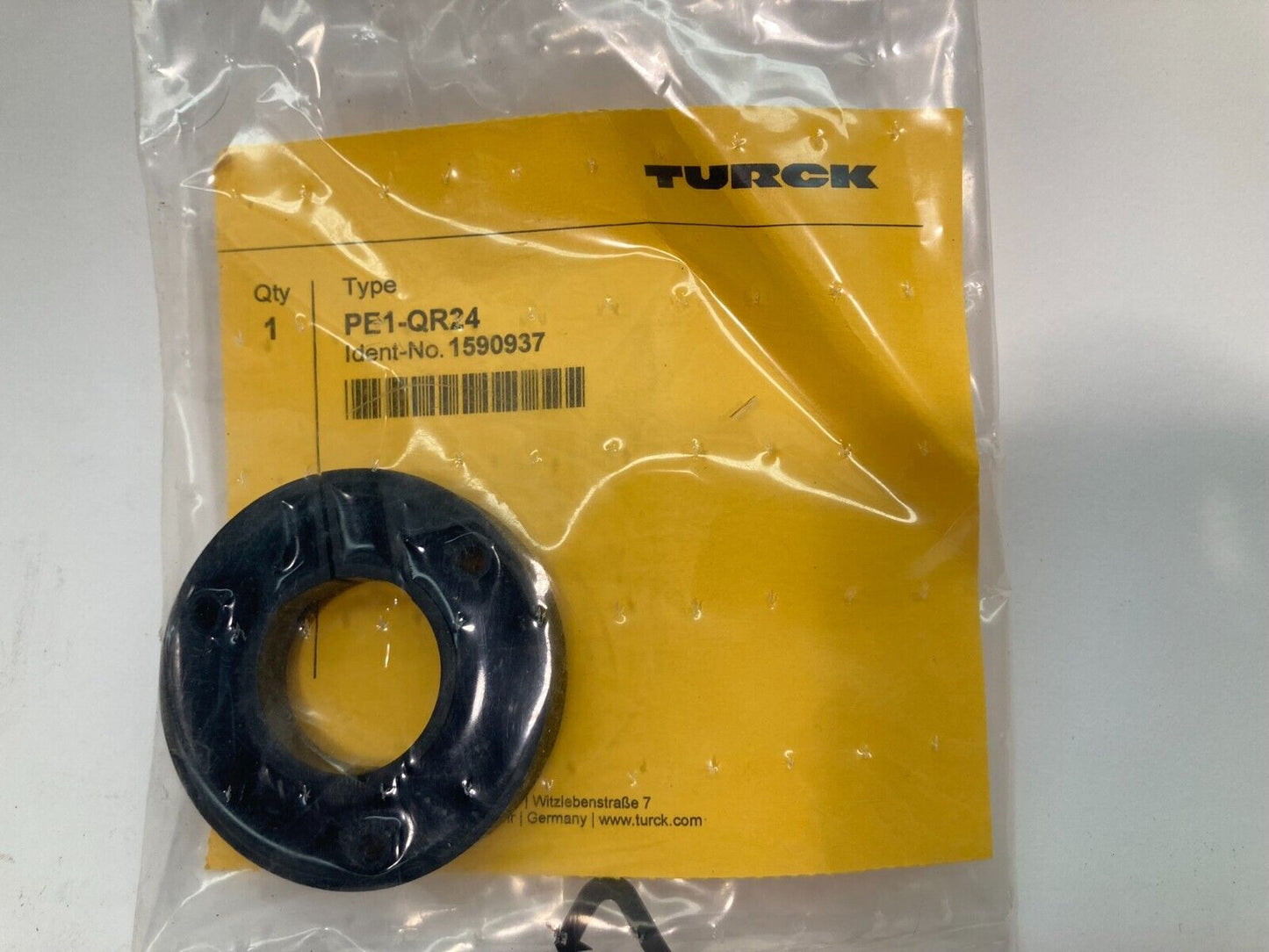 New Turck PE1-QR24 Positioning Element 1590937