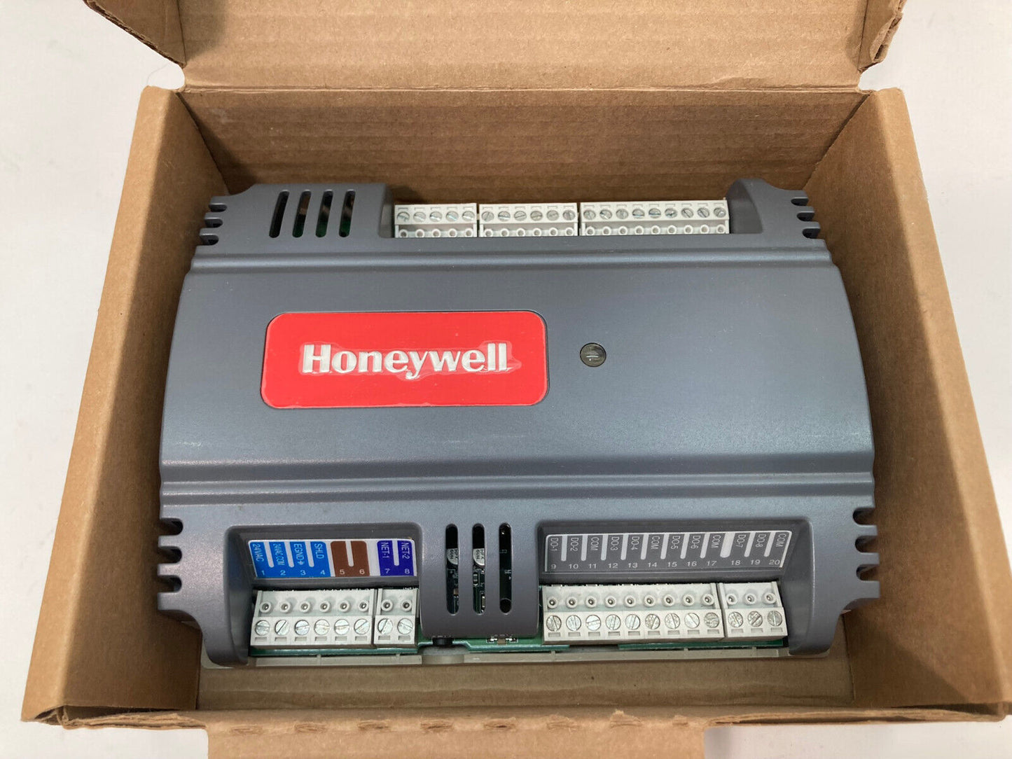 PUL6438 Honeywell Series Spyder Programmable Unitary Controller